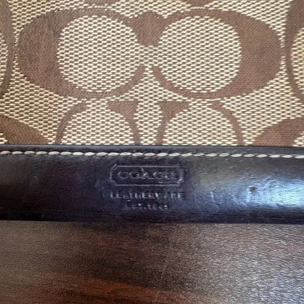 Coach hampton signature